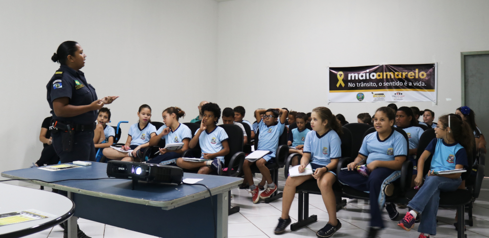 Campanha Maio Amarelo trabalha conscientização com crianças da rede municipal de ensino